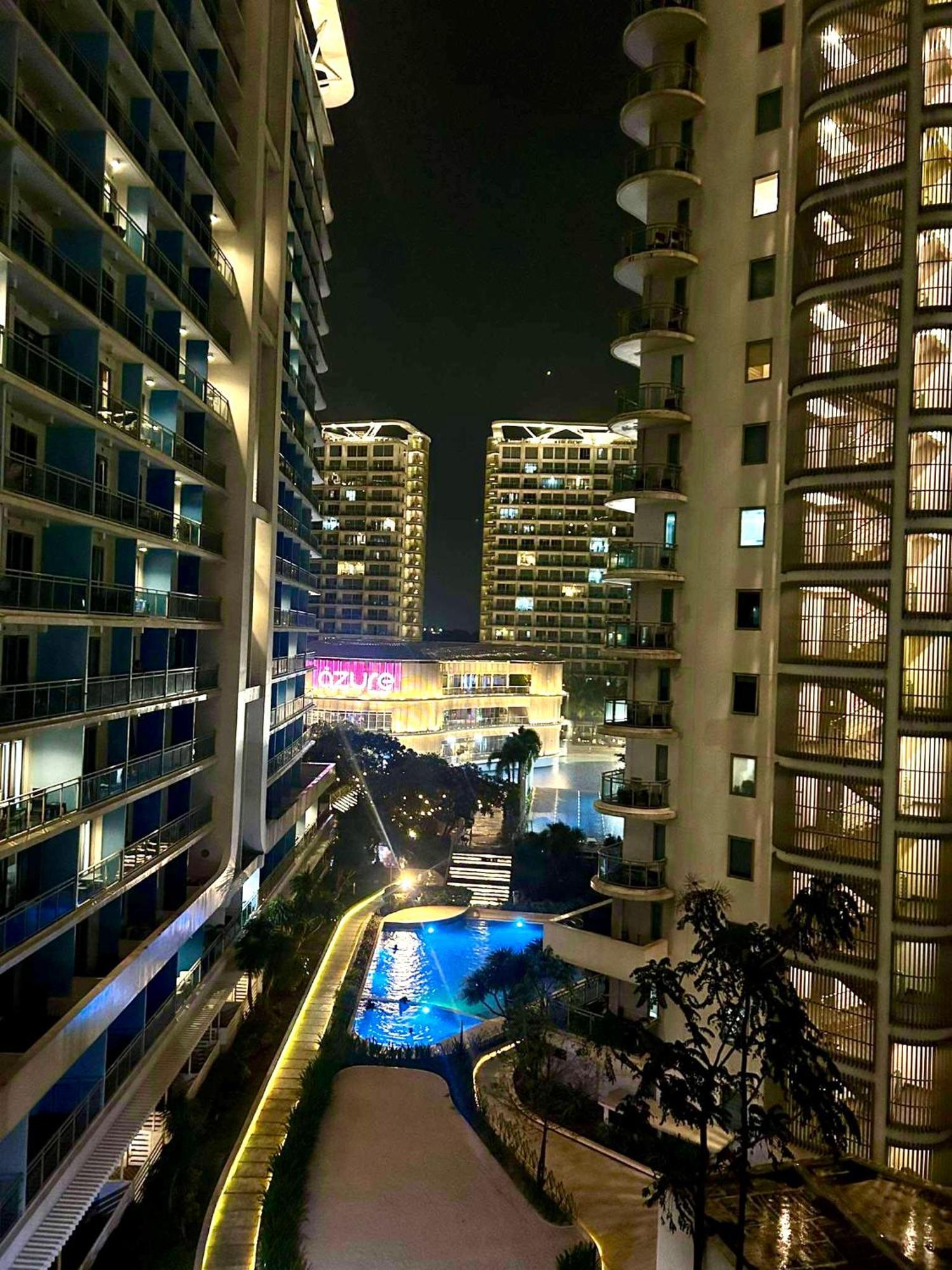 Azure Beach Club Hotel Taguig Exterior photo